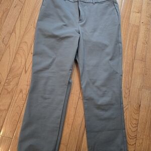 Old NAVY pixie PANTS NWOT Size 10